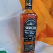 🇮🇪on continue notre série irish whiskey☘️. Bushmills Black Bush édition caviste 🥃, une version à 43°qui lui confère plus d'intensité et de complexité,☘️ que la version 40°, mais tout en gardant sa douceur caractéristique 🇮🇪.